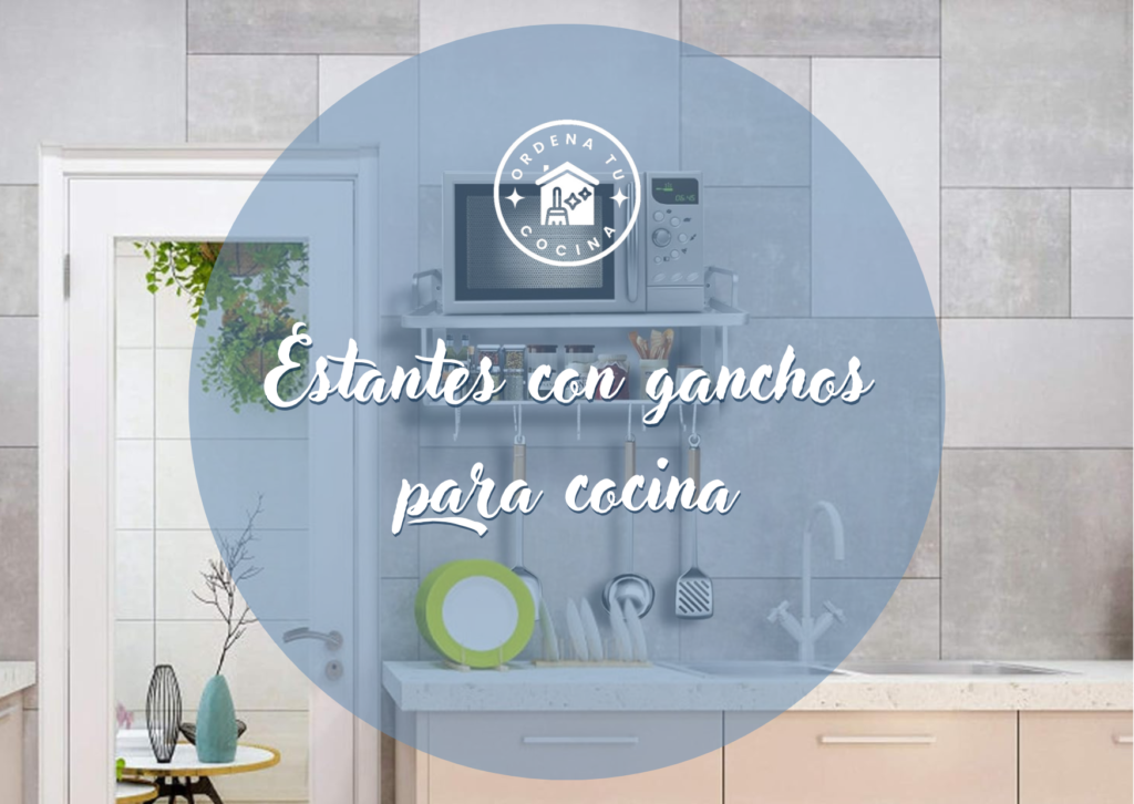 Estantes con ganchos para cocina